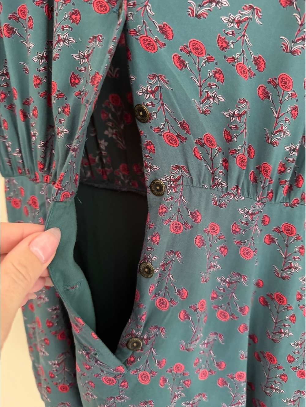 XS Urban Outfitters romper, 100% Rayon, EUC - Picture 3 of 6